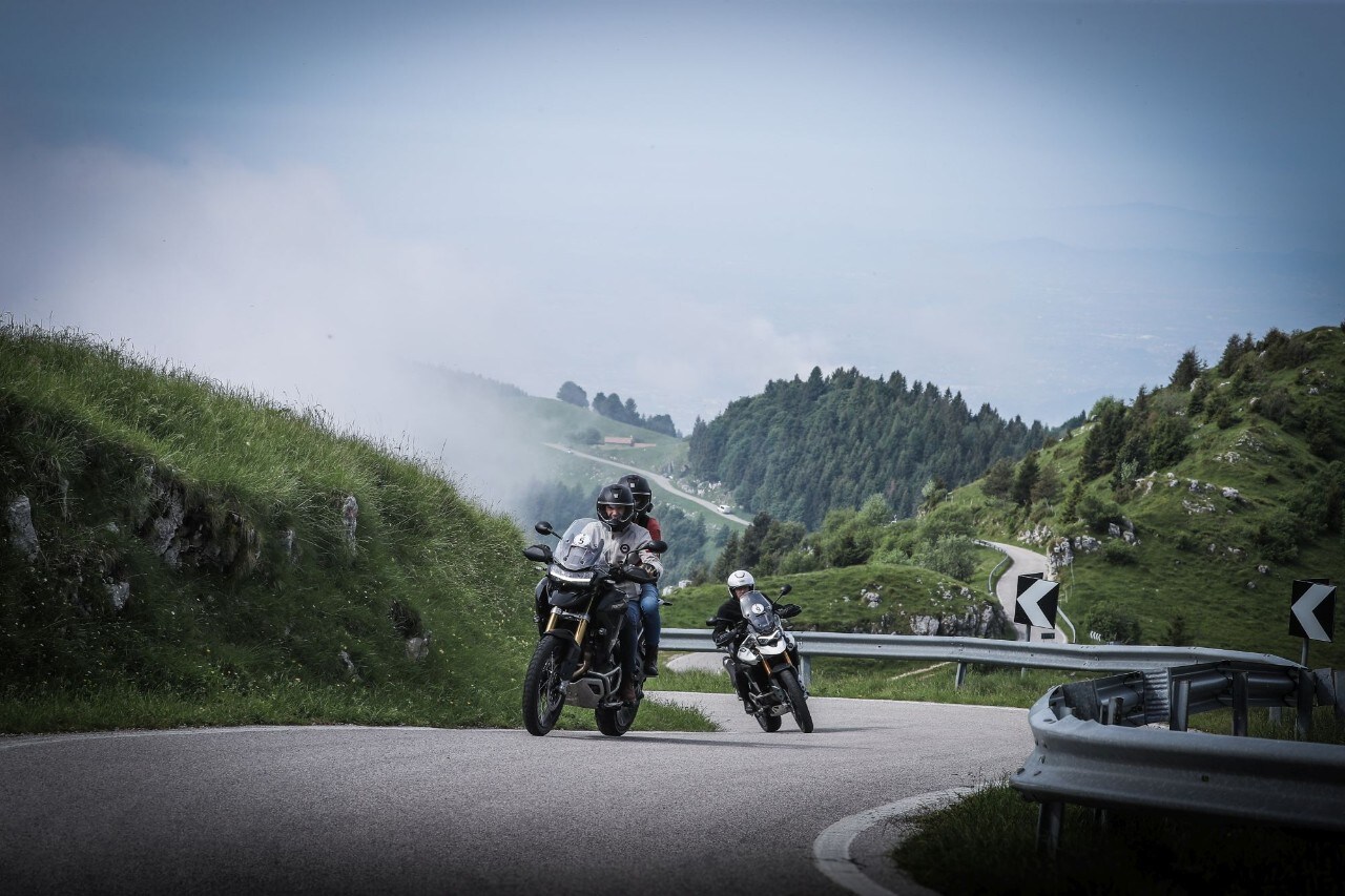 Triumph Adventure Experience: quando la moto va a braccetto con l'architettura